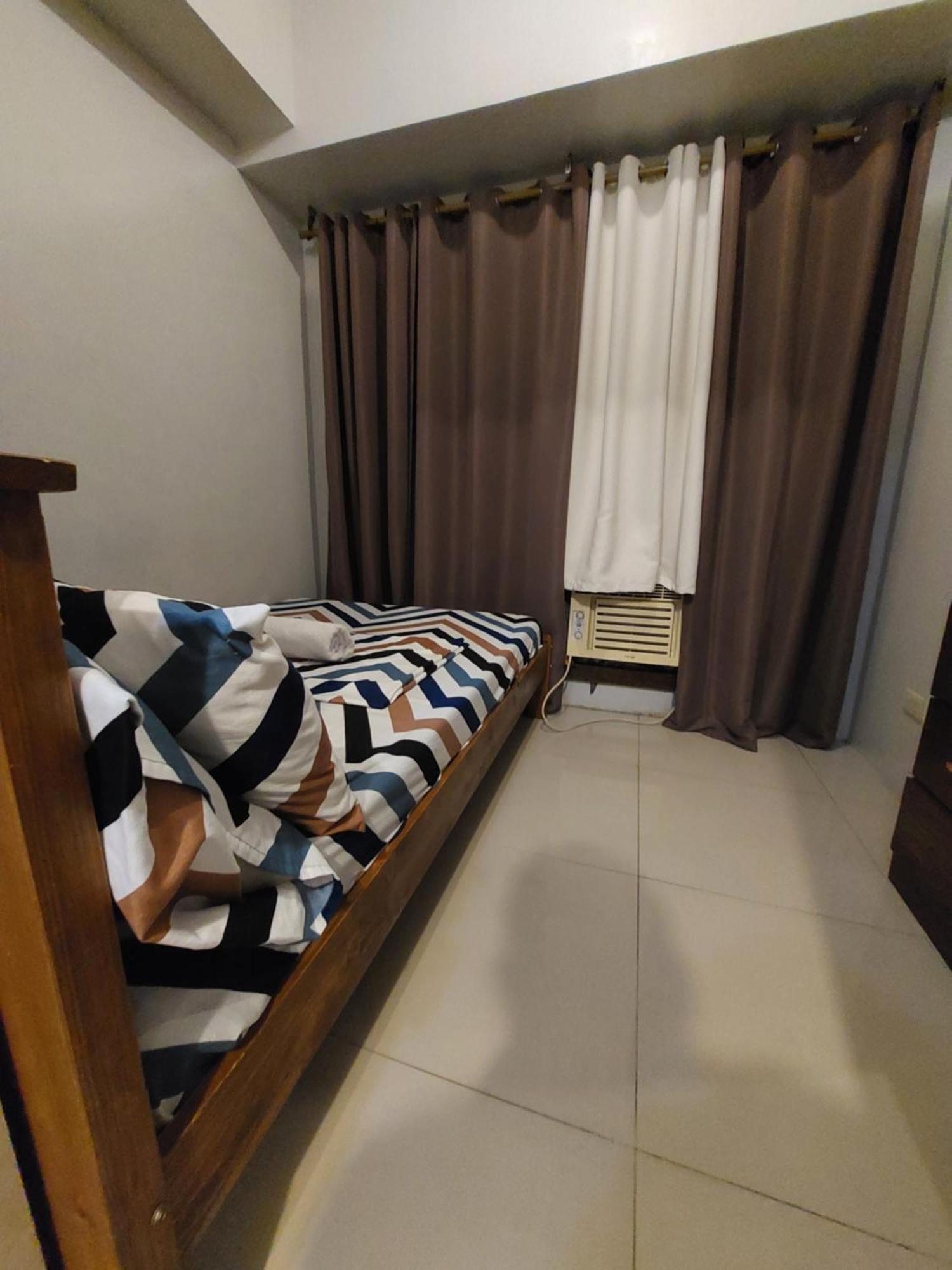 Sea Residences Moa Jaylord Place Manila Exterior photo